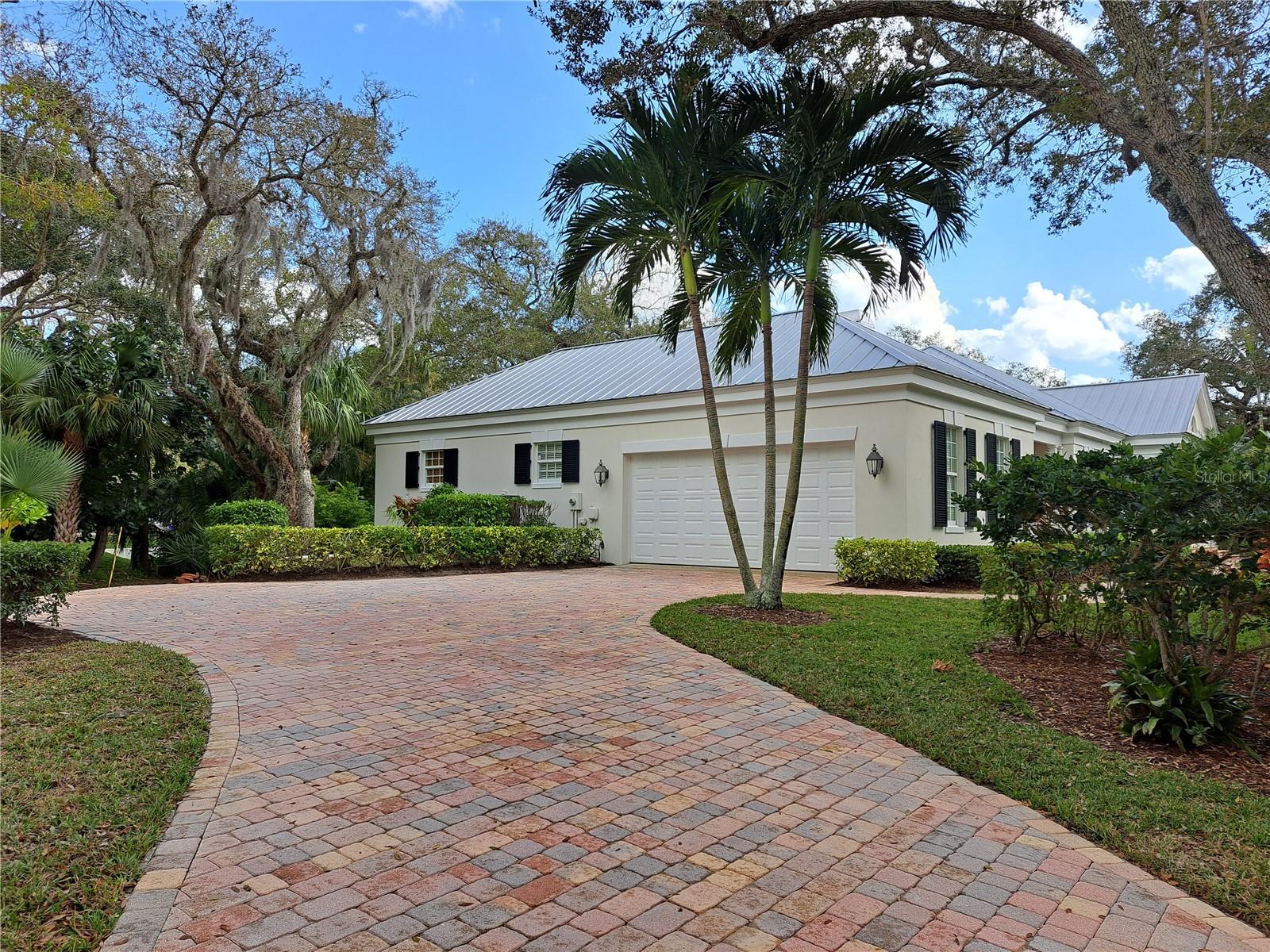 1516 W Camino Del Rio