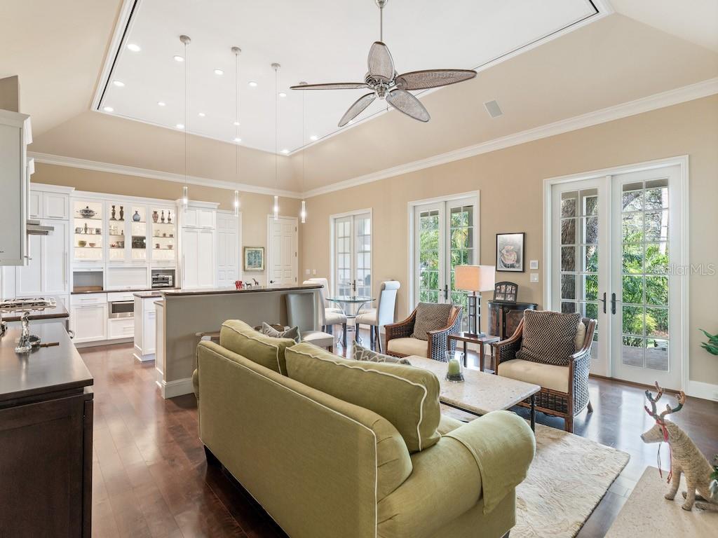 1516 W Camino Del Rio