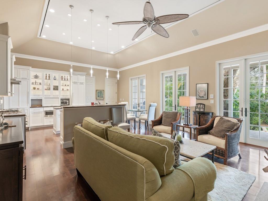 1516 W Camino Del Rio