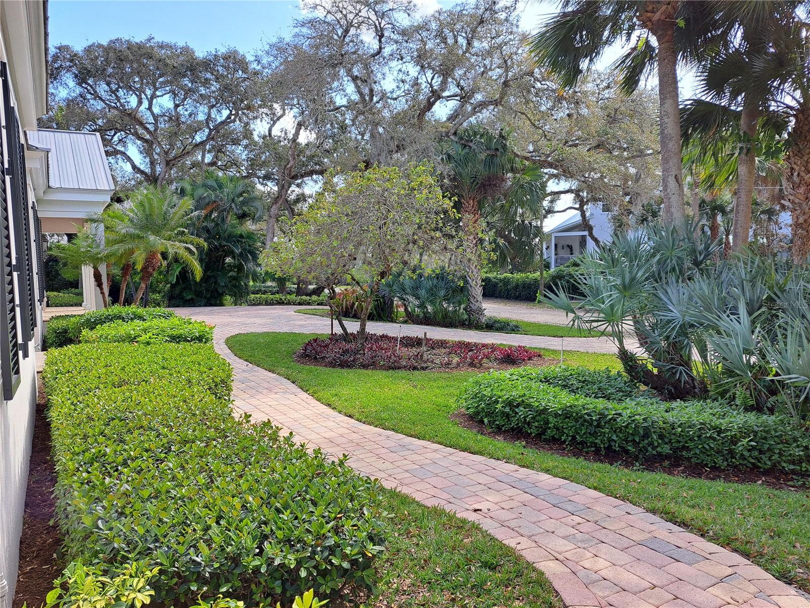 1516 W Camino Del Rio