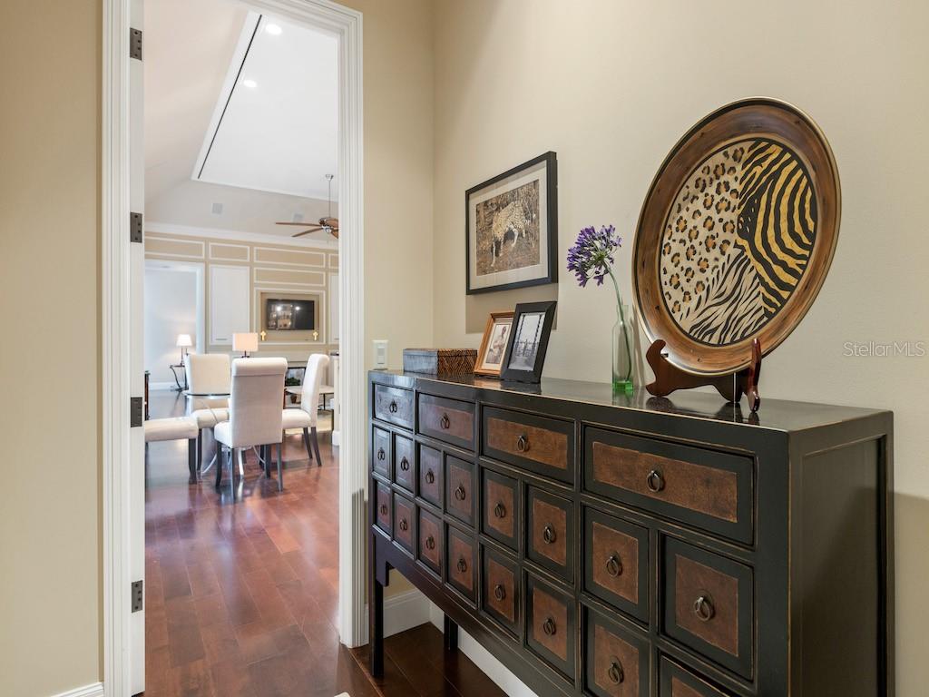 1516 W Camino Del Rio