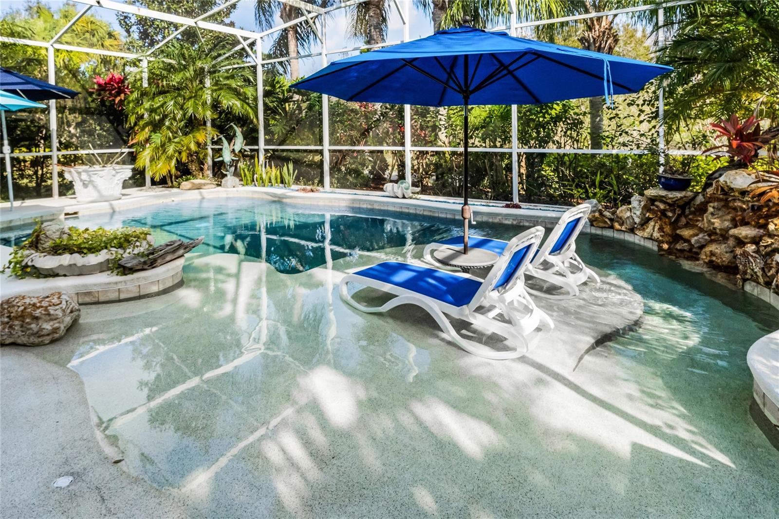 11800 Zelkova Ln