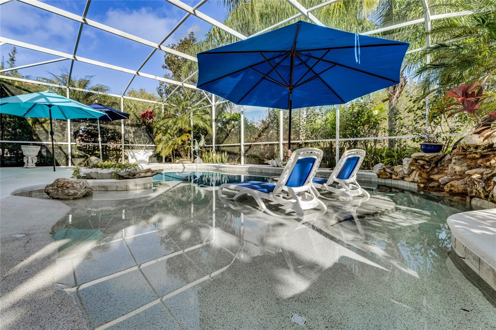 11800 Zelkova Ln
