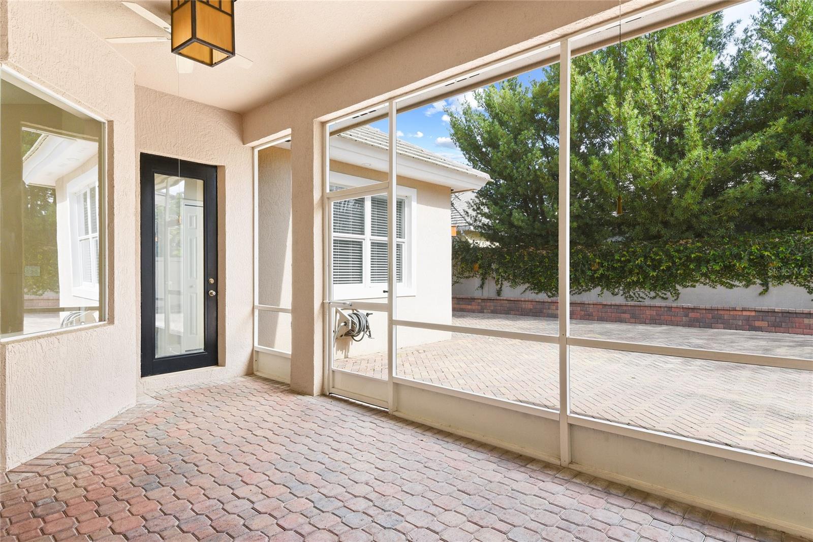 10507 Holly Crest Dr