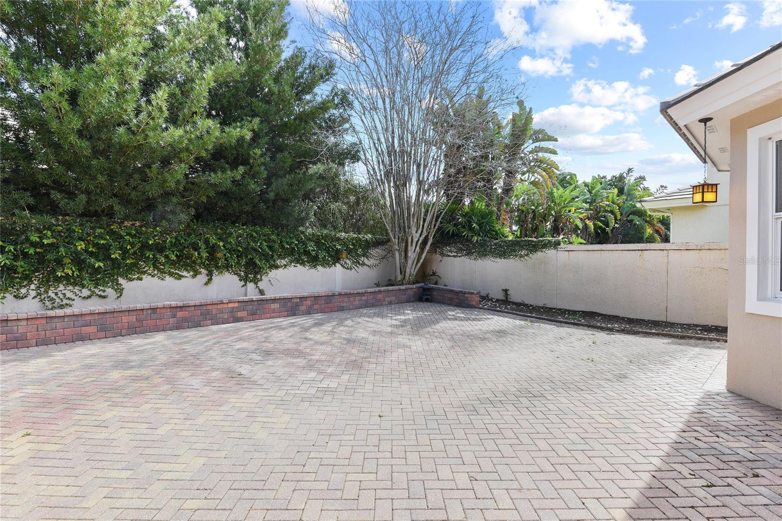 10507 Holly Crest Dr