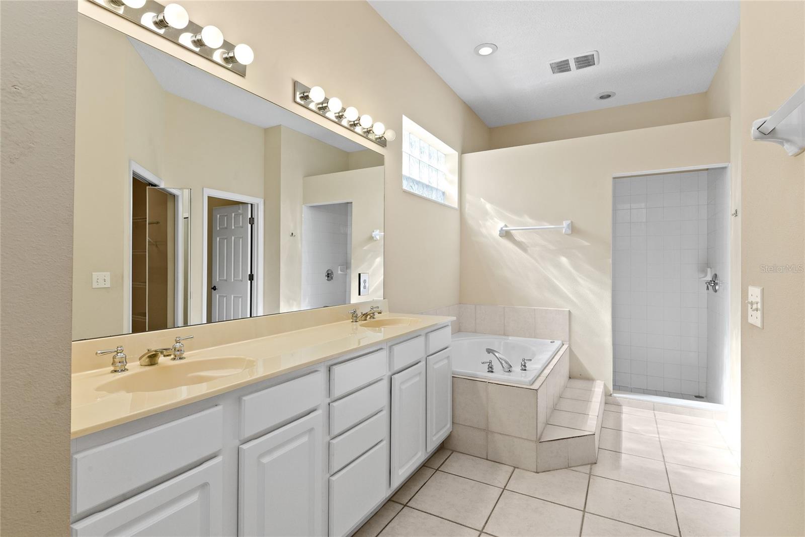 10507 Holly Crest Dr