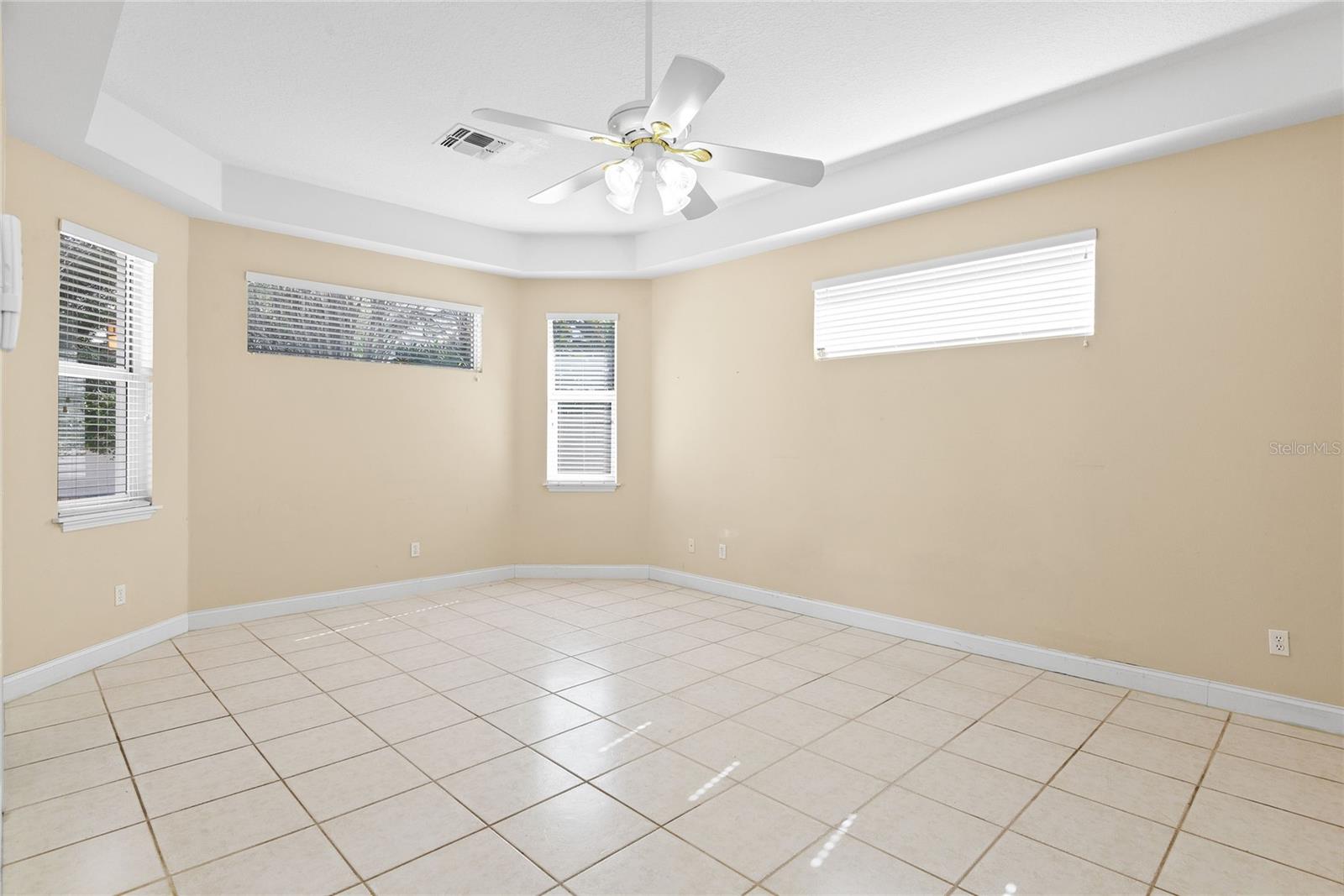 10507 Holly Crest Dr