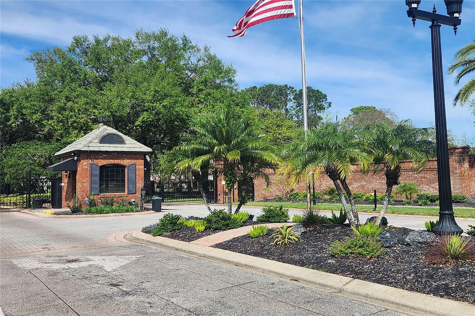 10507 Holly Crest Dr