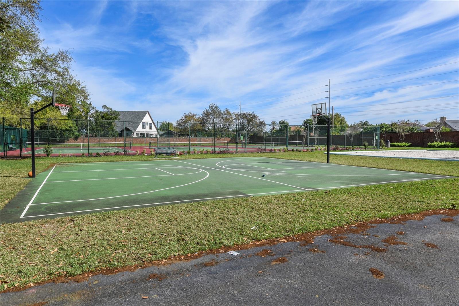 10507 Holly Crest Dr