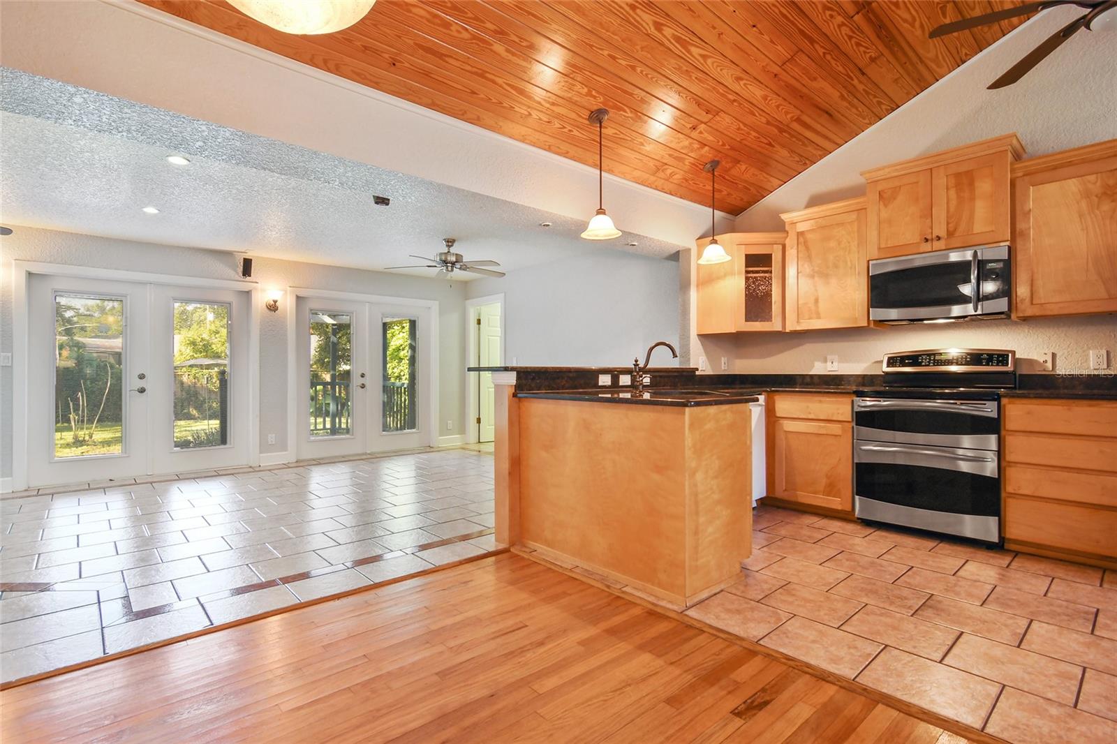 750 Royal Palm Ct