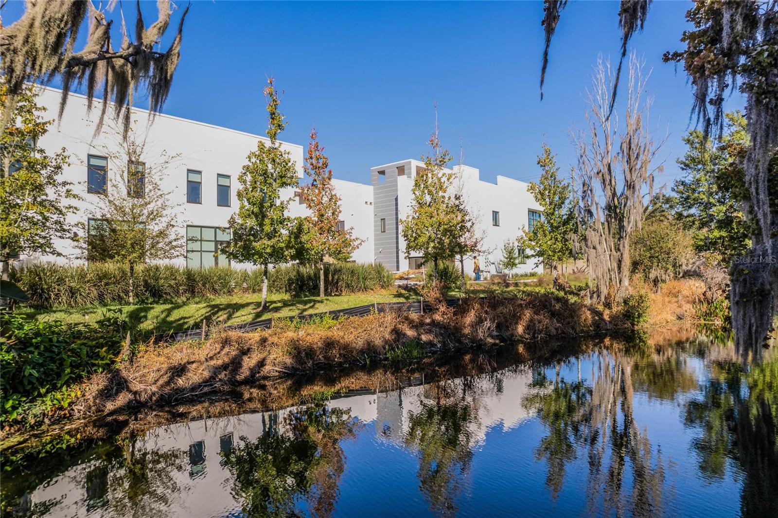 1808 Mondrian Cir