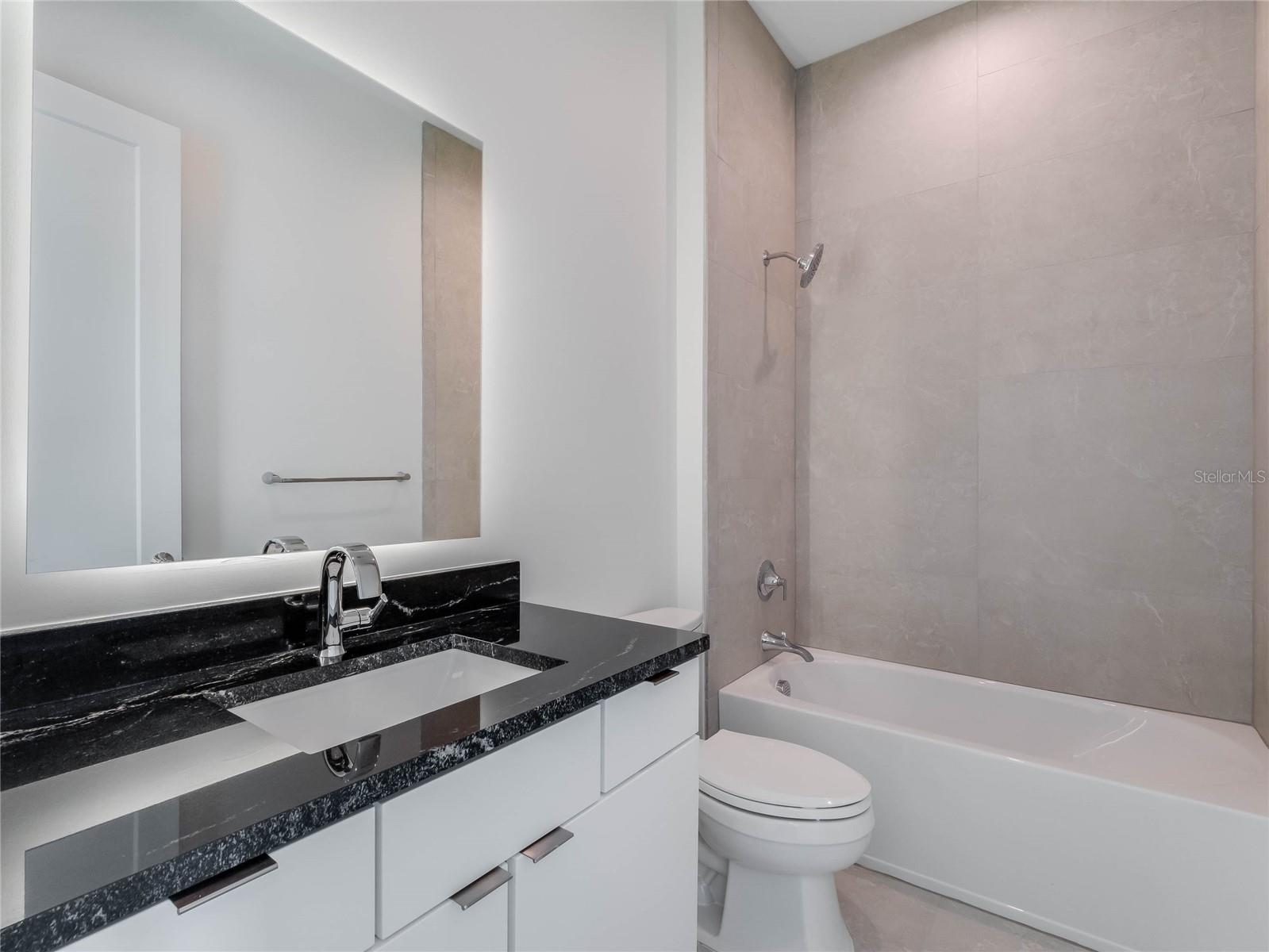 1808 Mondrian Cir