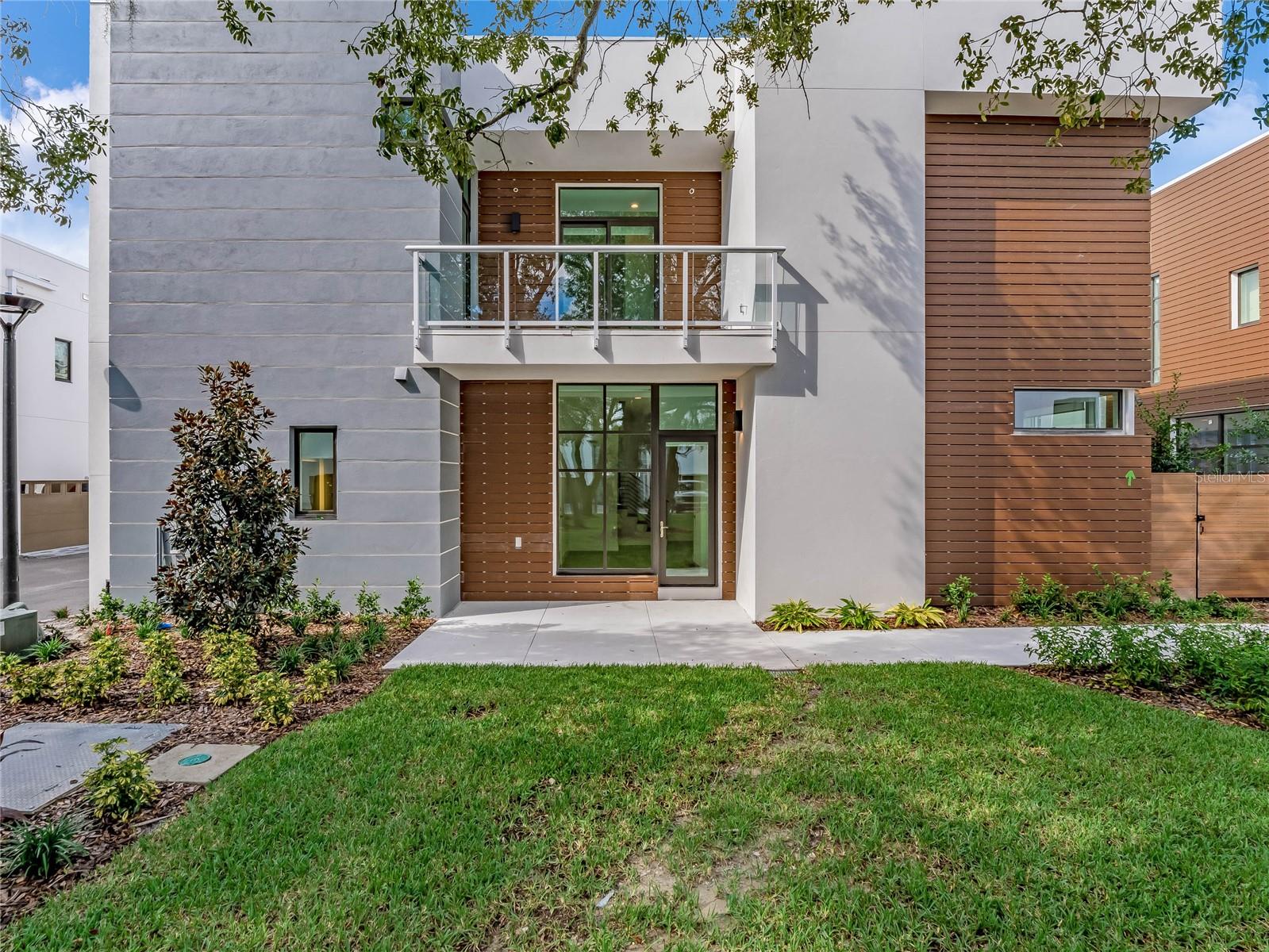 1808 Mondrian Cir