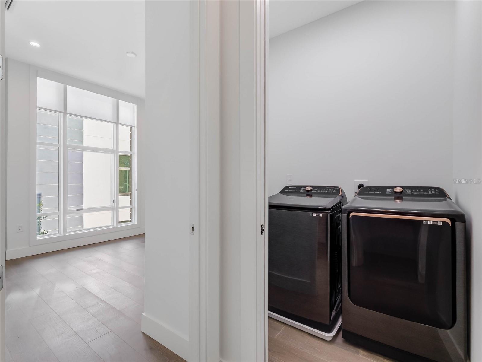 1808 Mondrian Cir