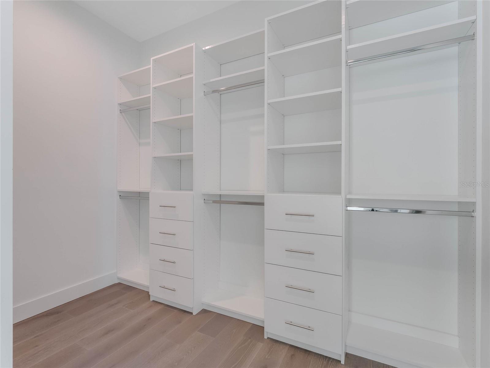 1808 Mondrian Cir