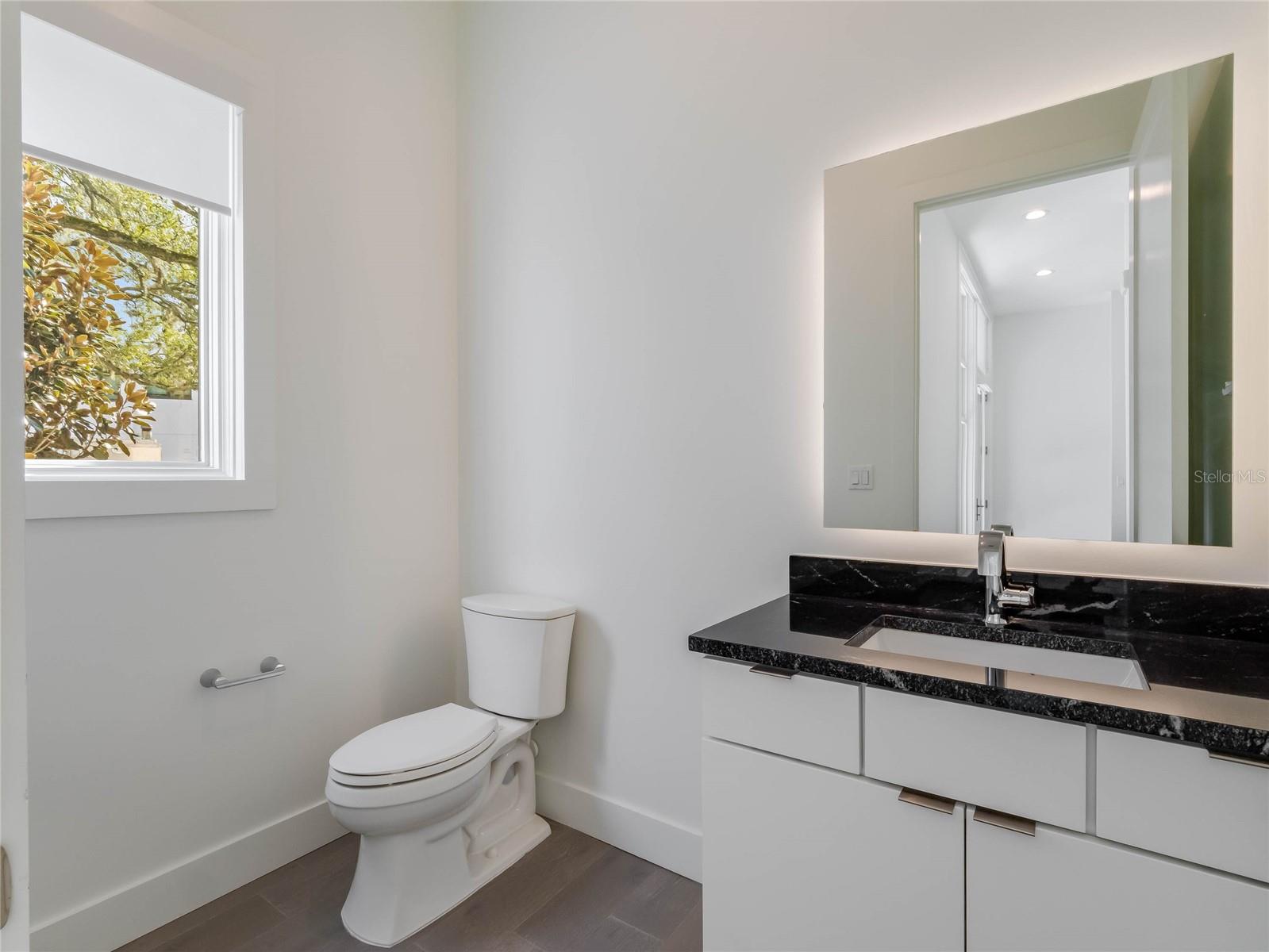 1808 Mondrian Cir