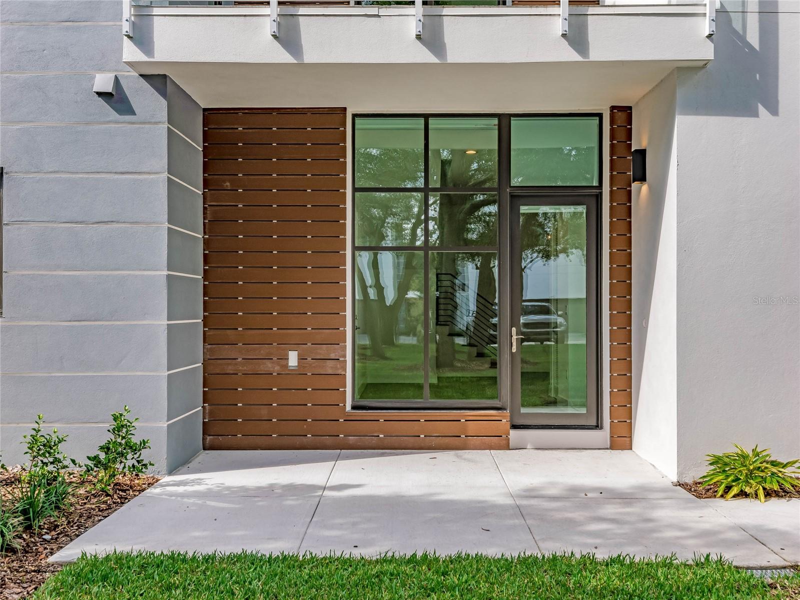 1808 Mondrian Cir