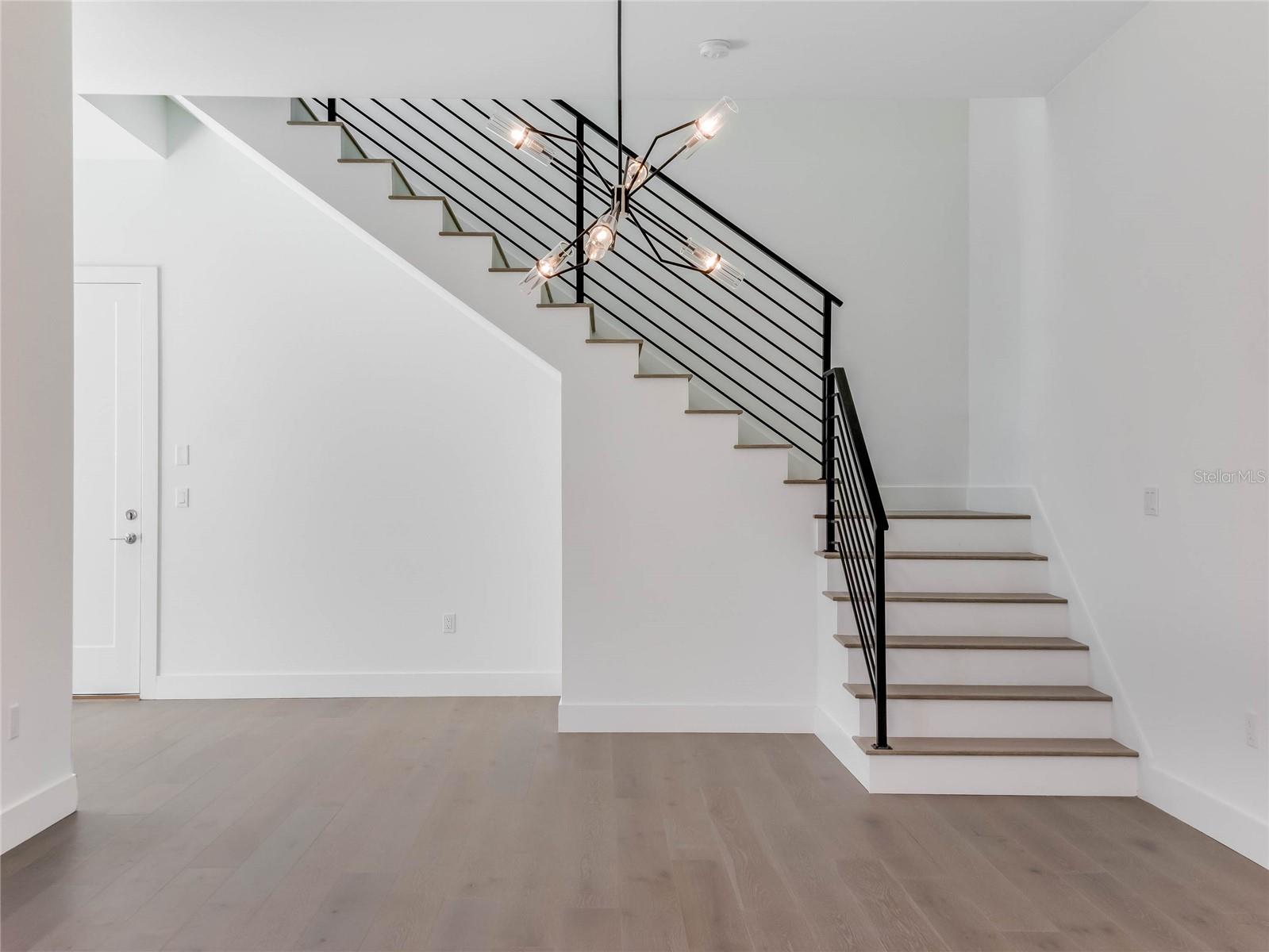1808 Mondrian Cir