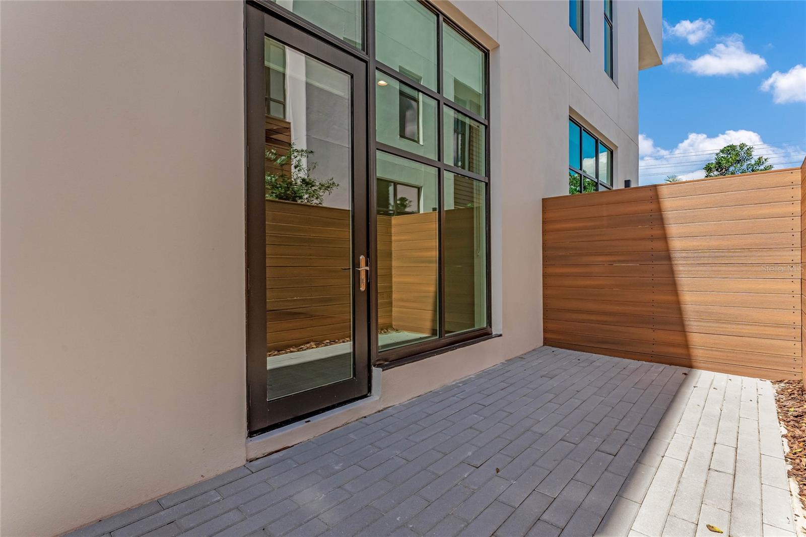 1808 Mondrian Cir