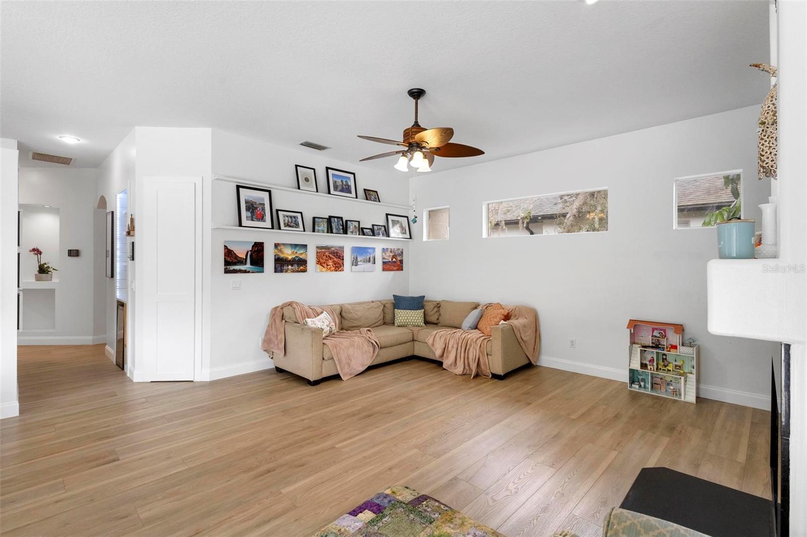 418 Seymoure Ct