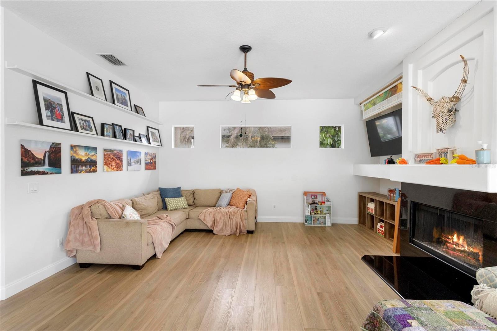 418 Seymoure Ct