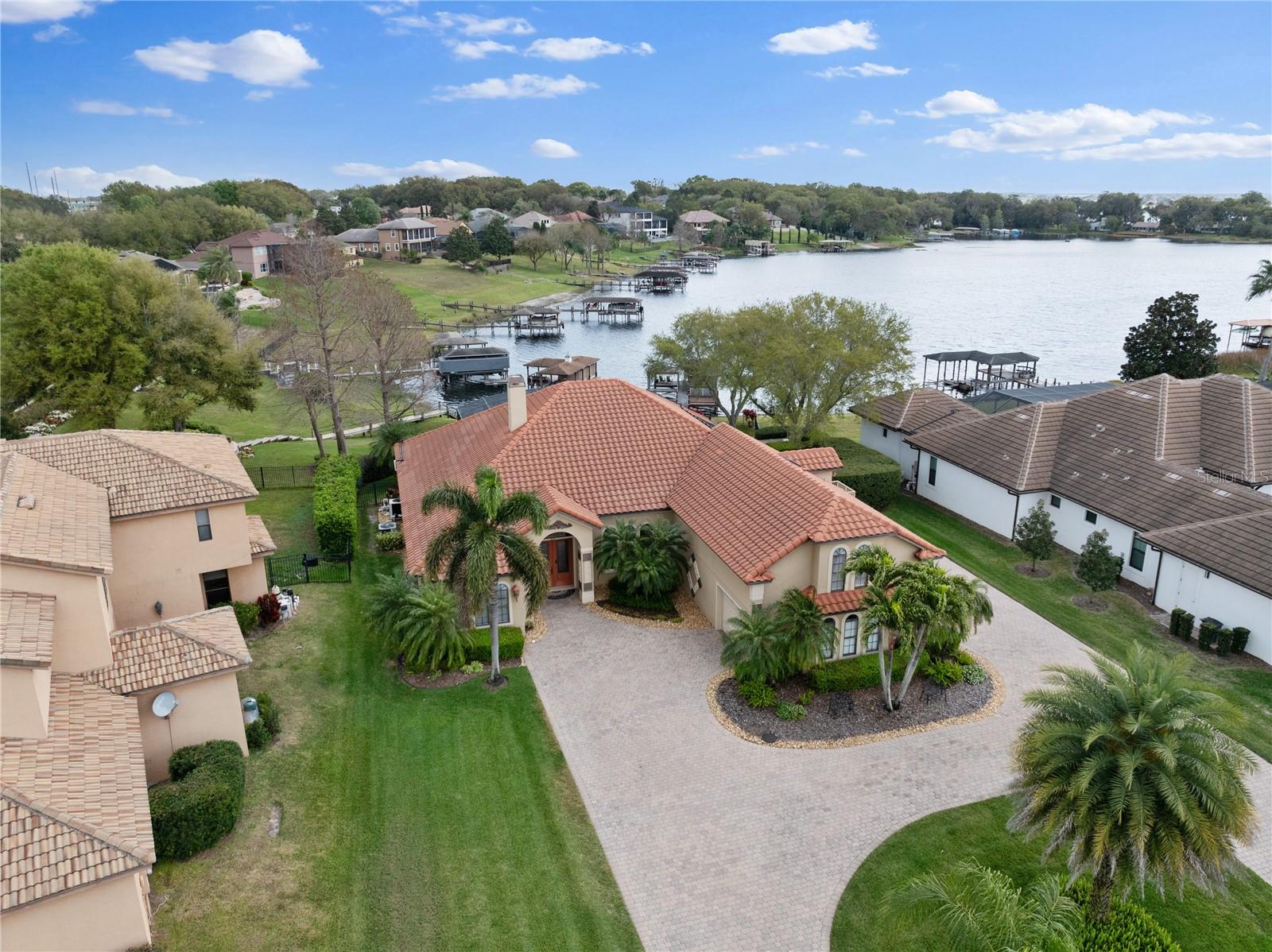 812 Johns Point Dr