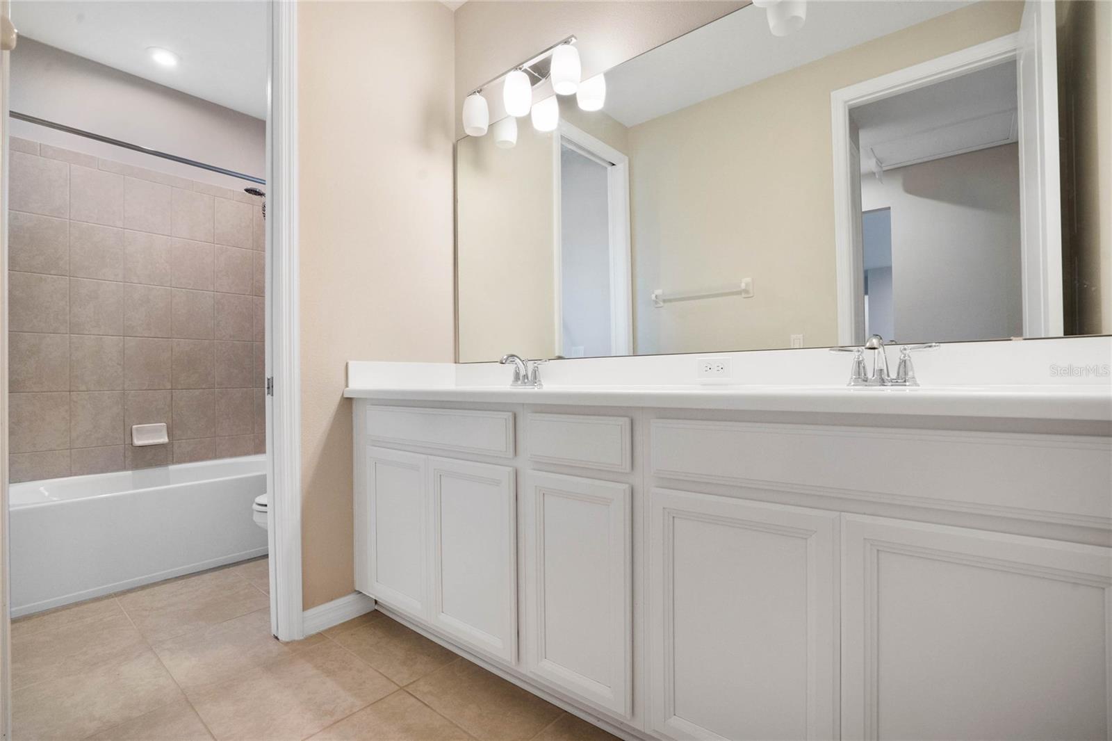 1132 Lakeside Estates Dr