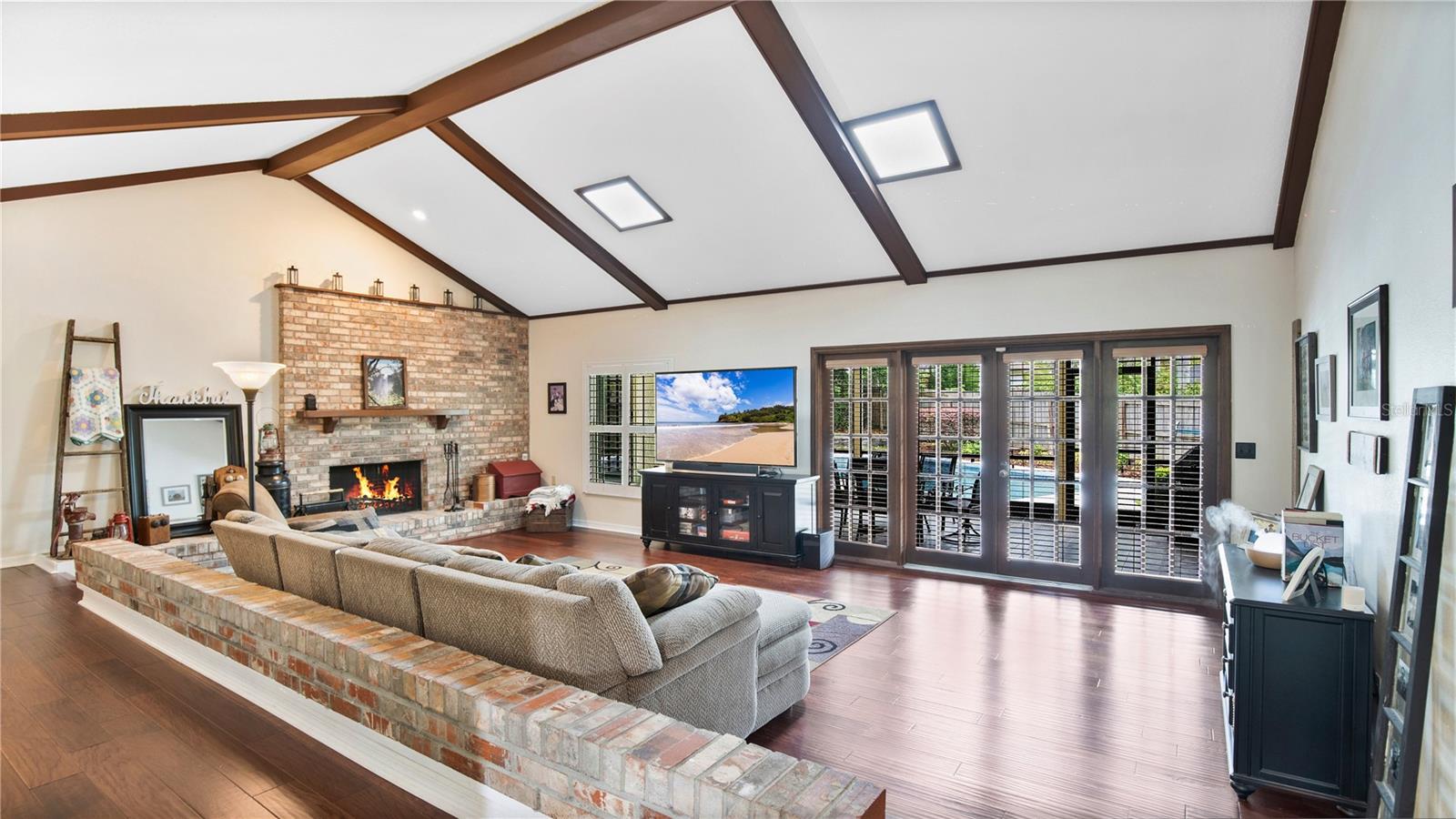 110 Valley Cir