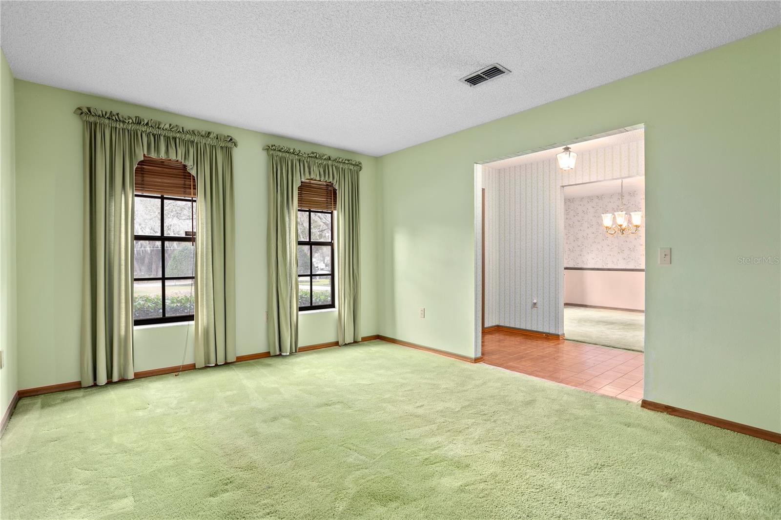 1402 Foxden Rd