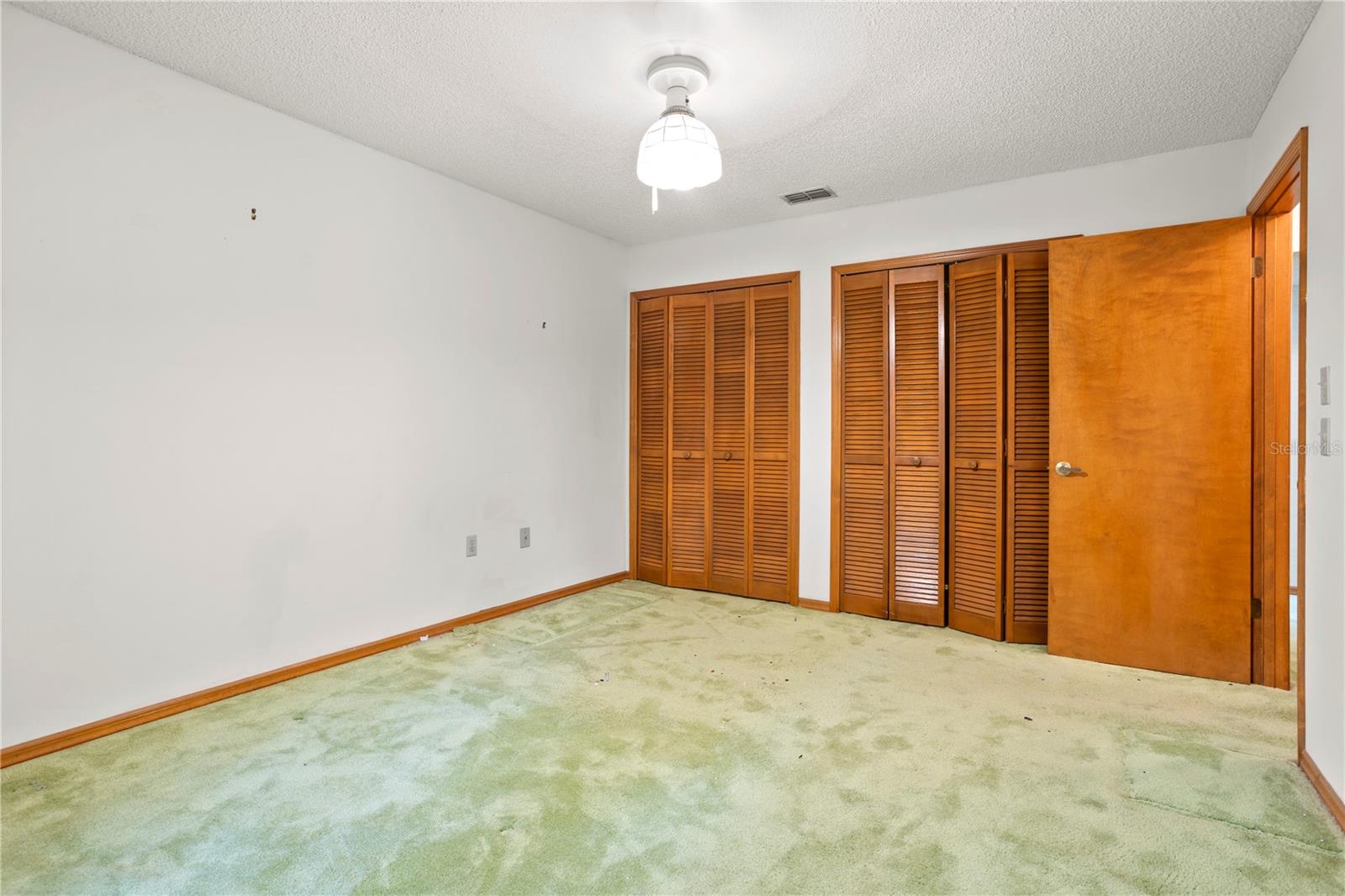 1402 Foxden Rd