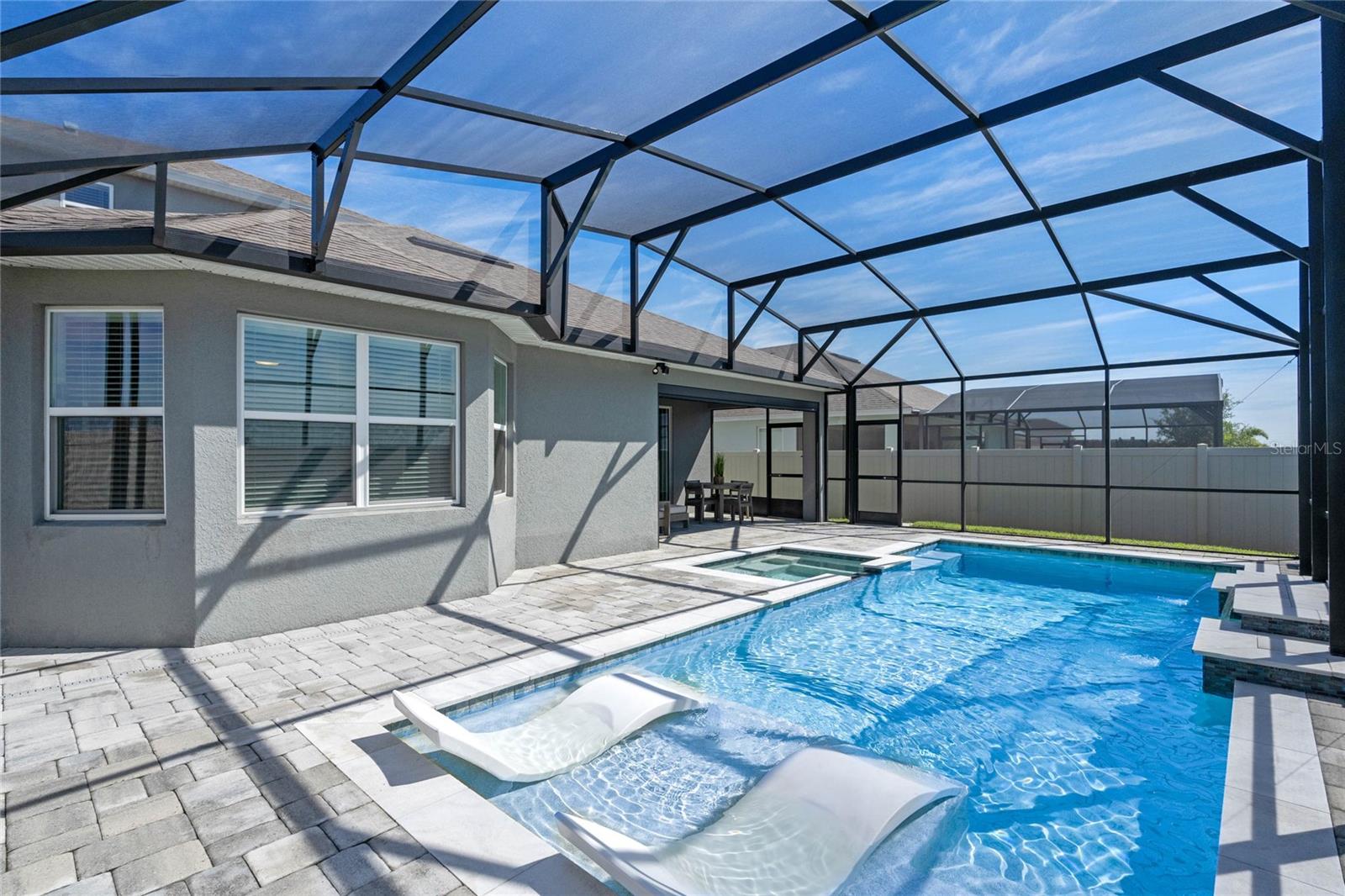 5633 Orange Orchard Dr