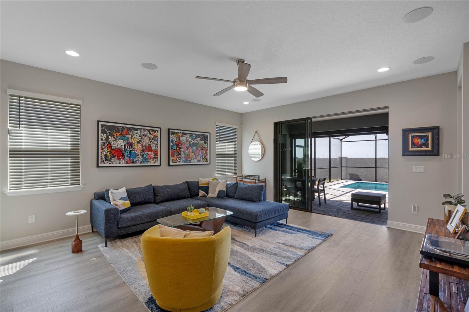 5633 Orange Orchard Dr