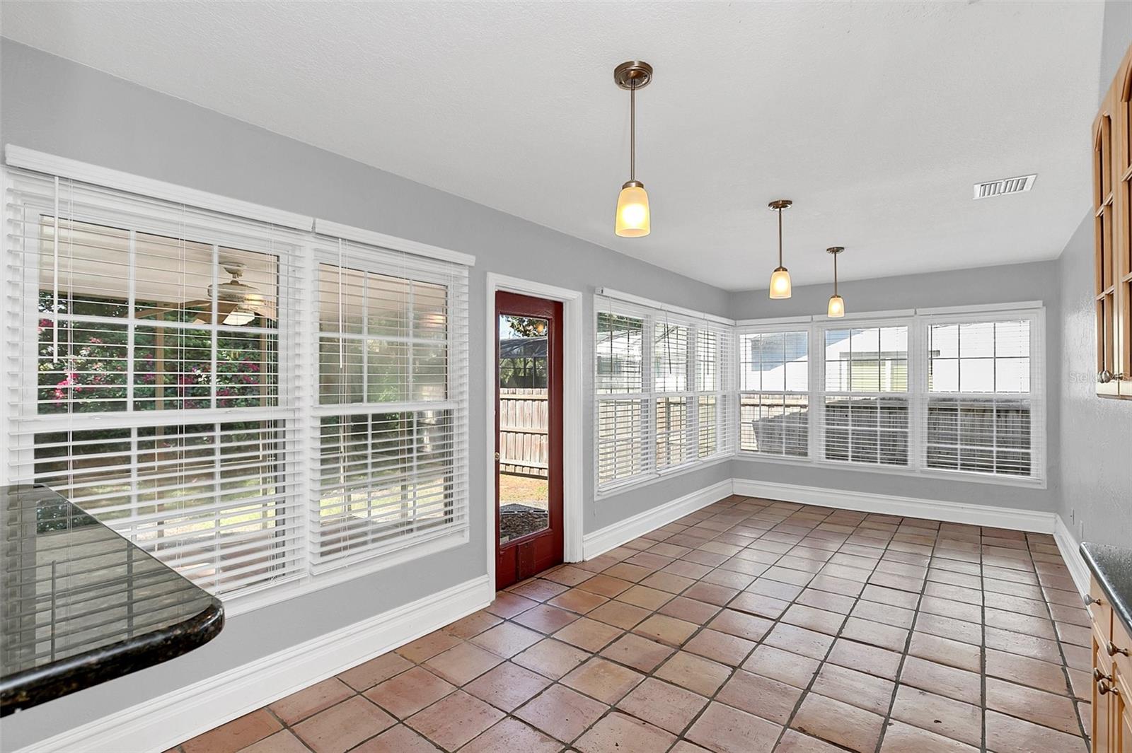 800 Lake Highland Dr