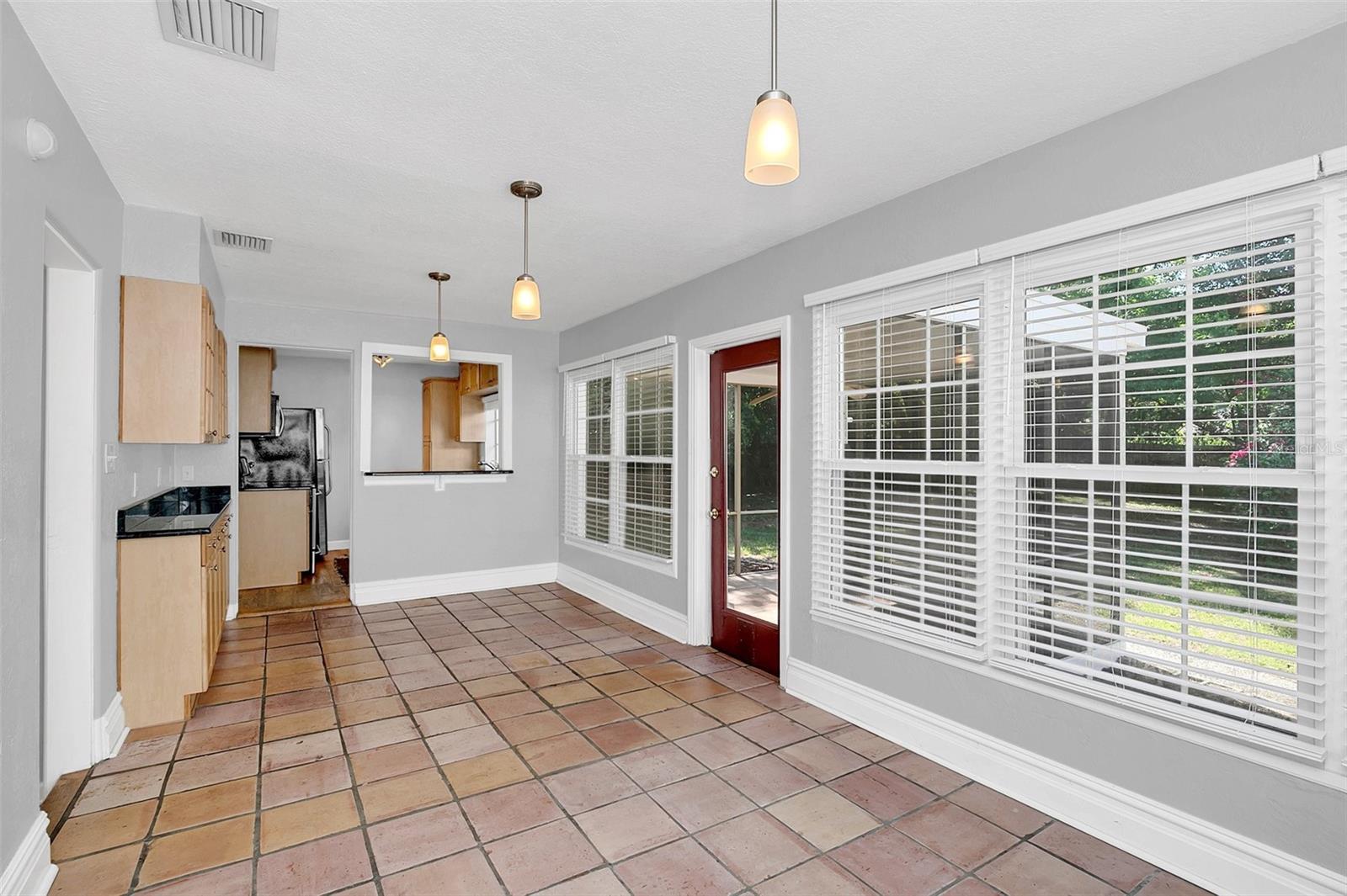 800 Lake Highland Dr