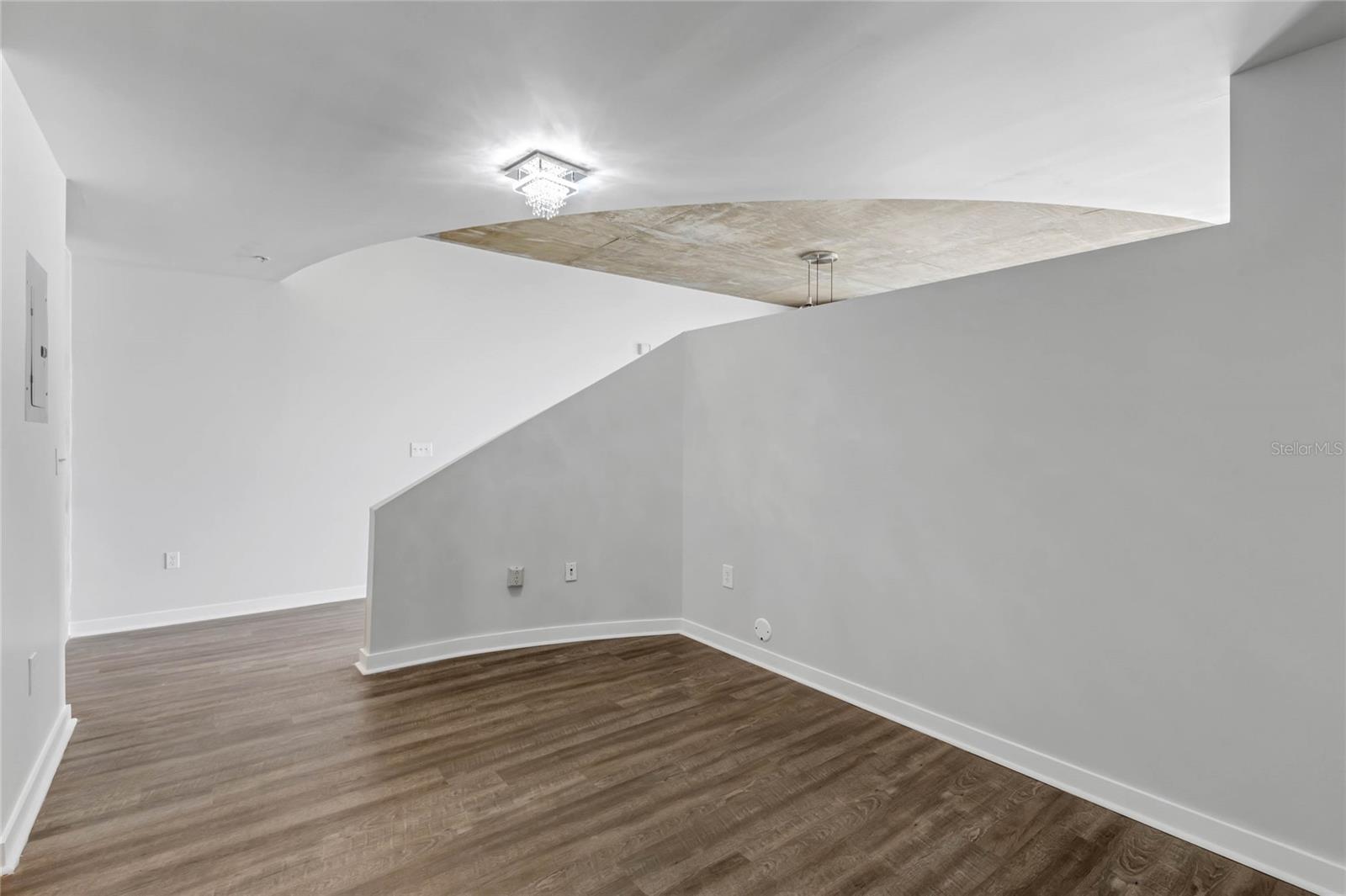 155 S Court Ave #2807