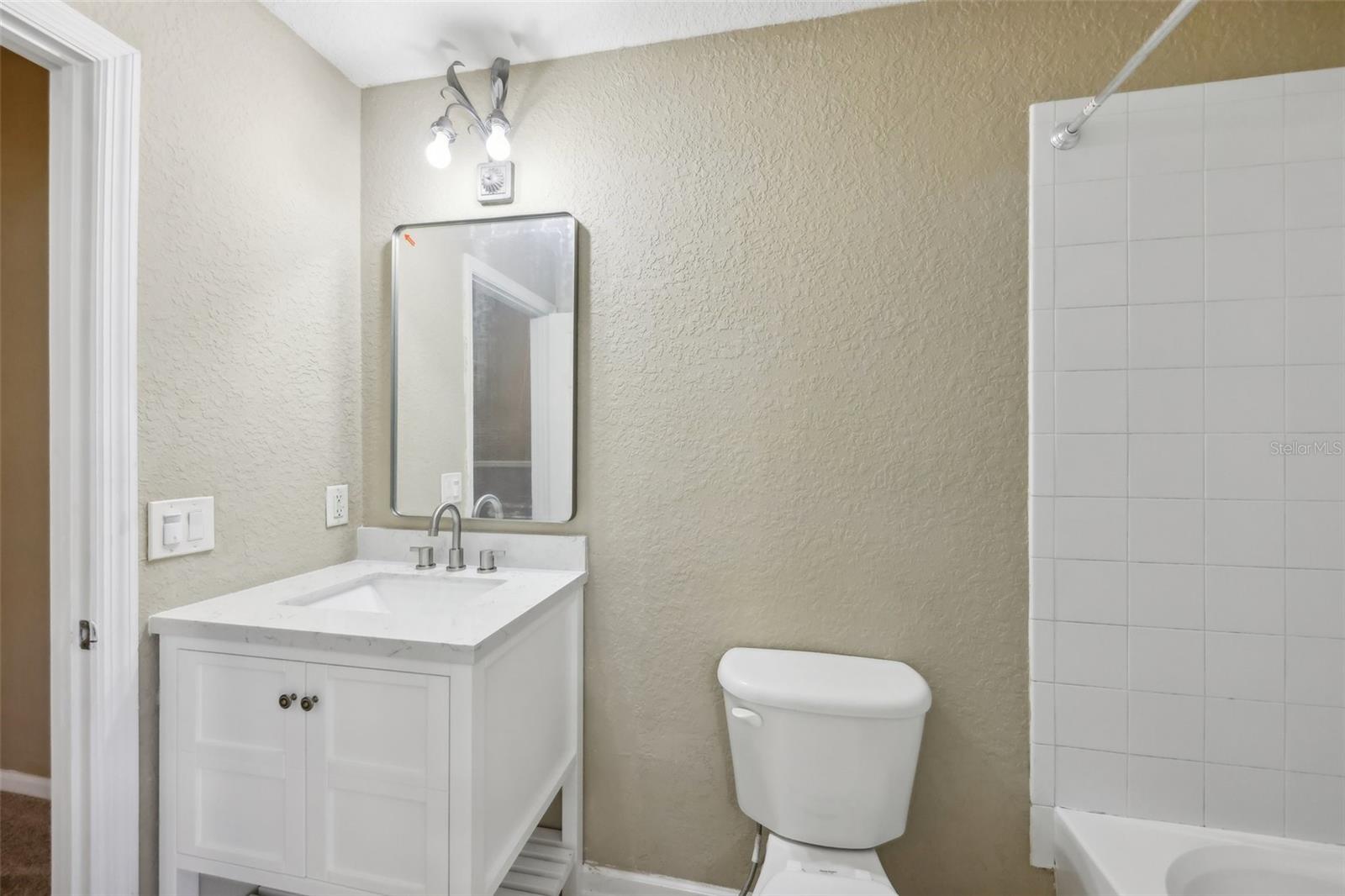 6302 Daysbrook Dr #103