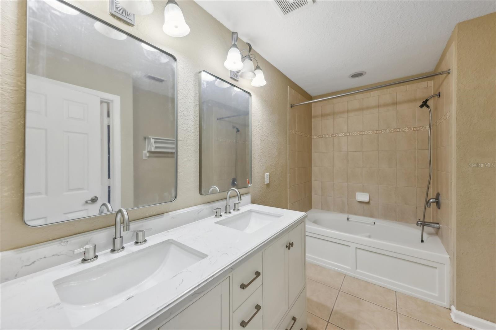 6302 Daysbrook Dr #103