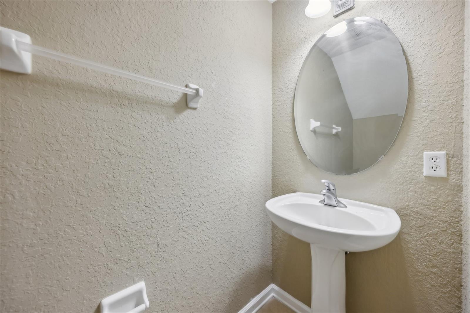 6302 Daysbrook Dr #103