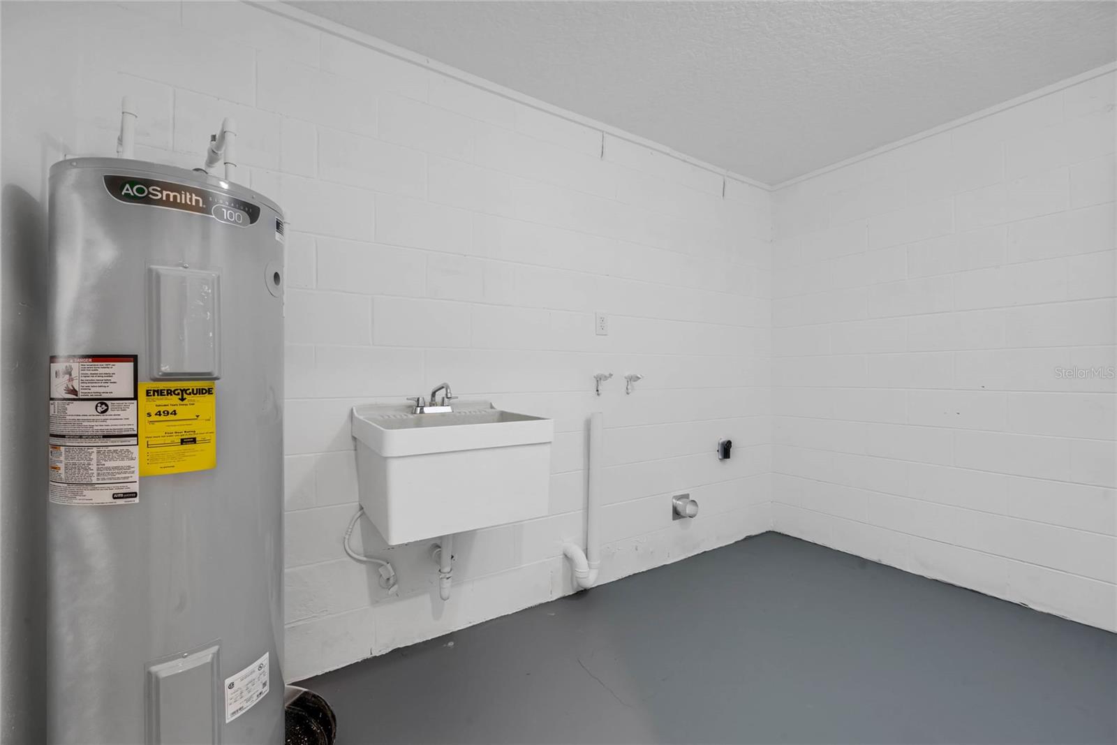 4523 Three Lakes Cir