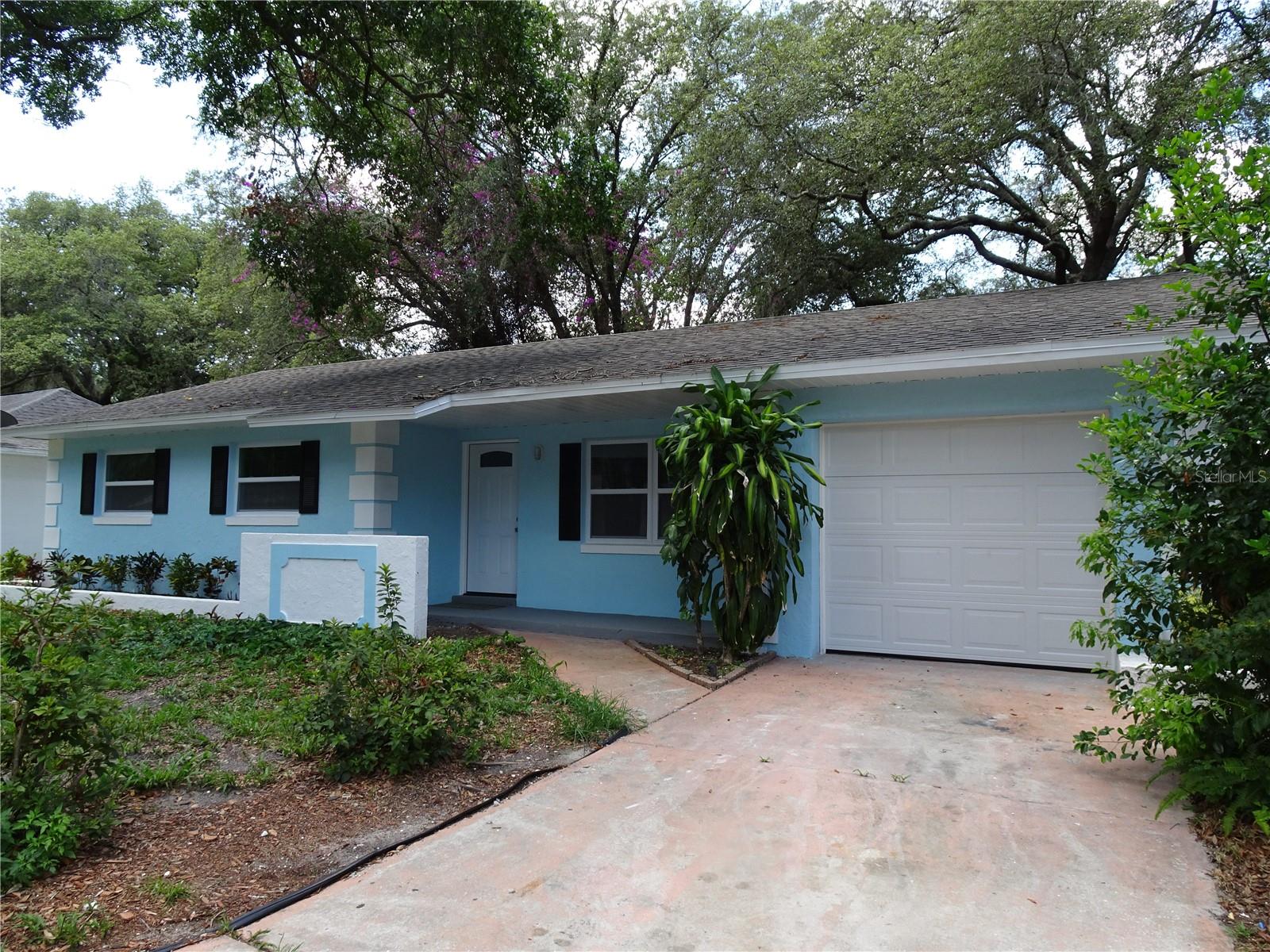 4523 Three Lakes Cir