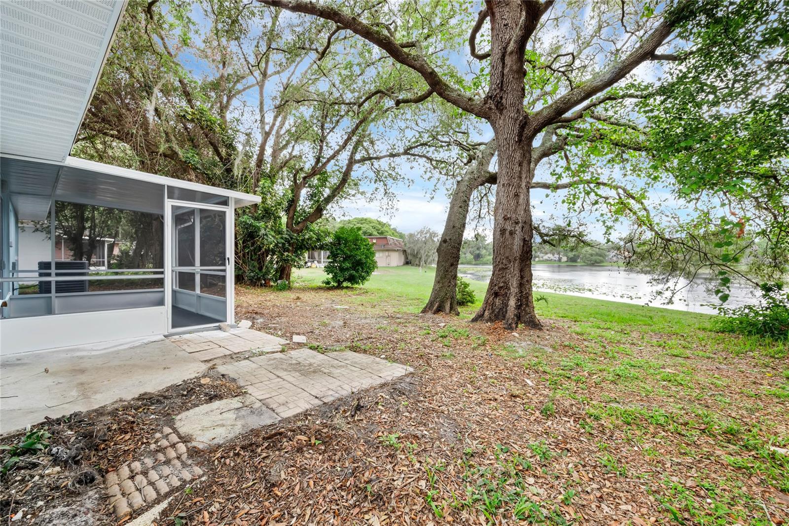 4523 Three Lakes Cir