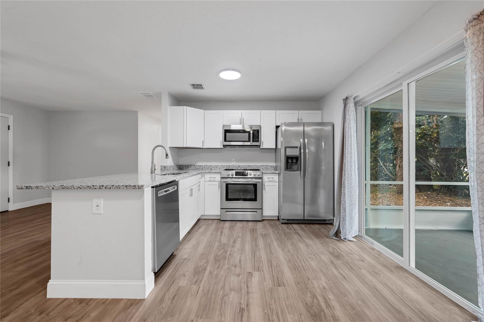 4523 Three Lakes Cir