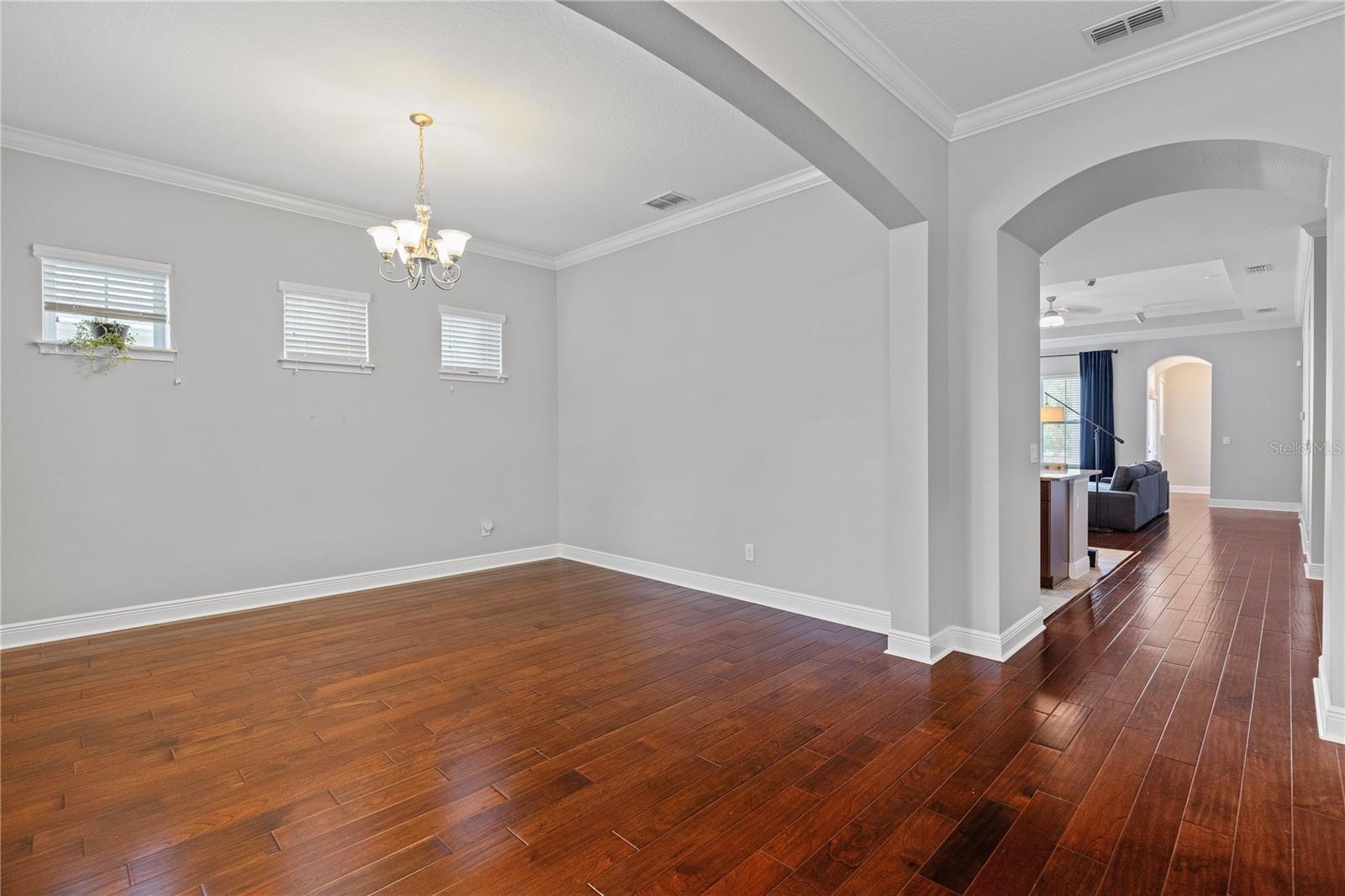 936 Dewinsberry Dr N