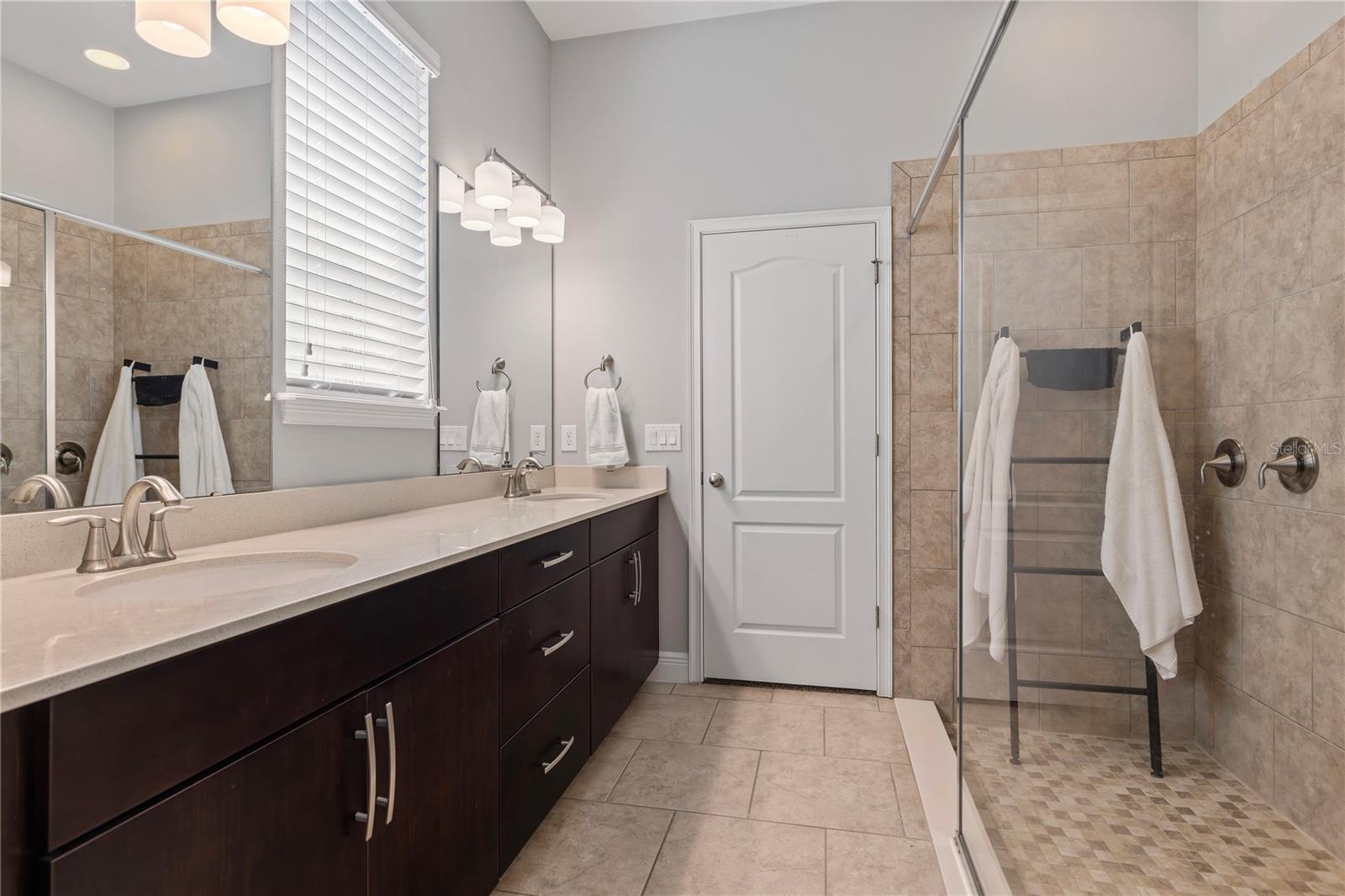 936 Dewinsberry Dr N