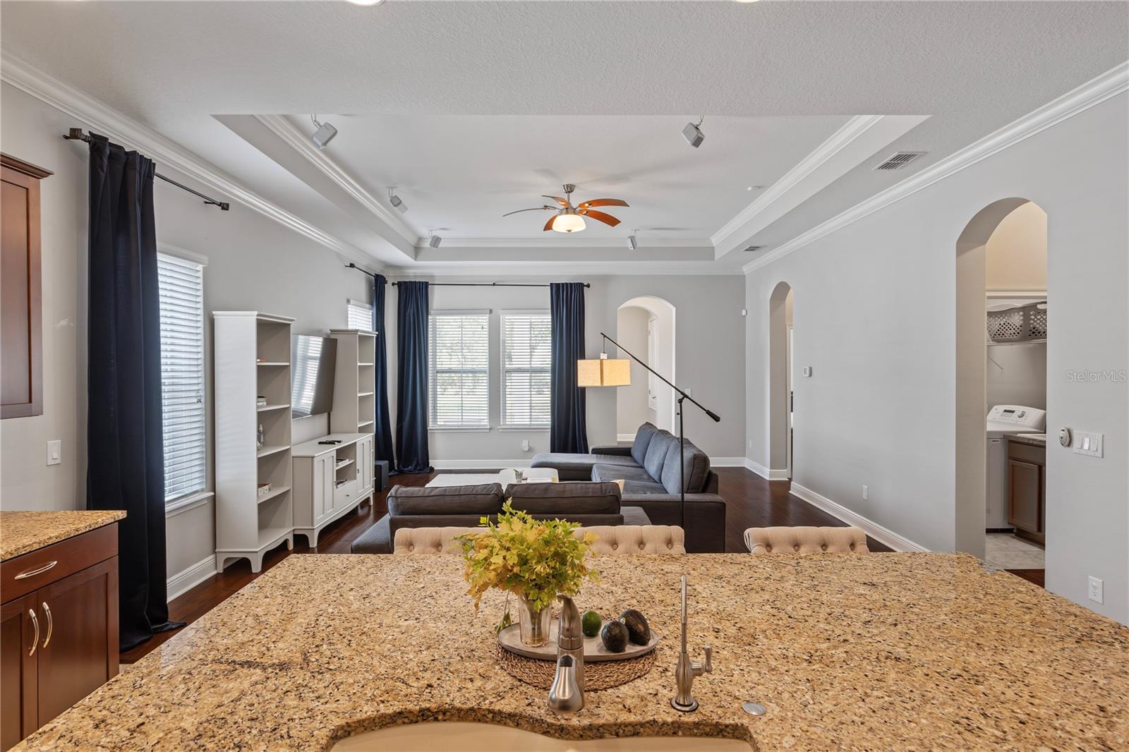 936 Dewinsberry Dr N