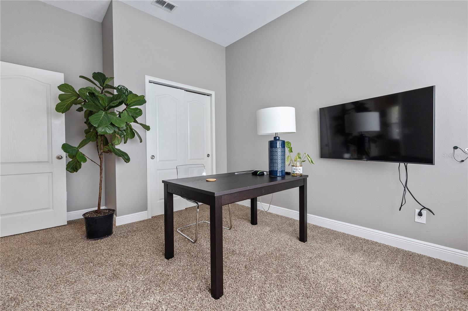 936 Dewinsberry Dr N