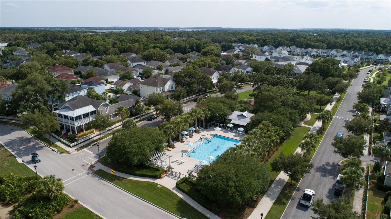 936 Dewinsberry Dr N