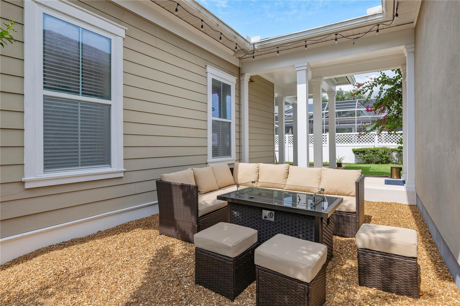 936 Dewinsberry Dr N