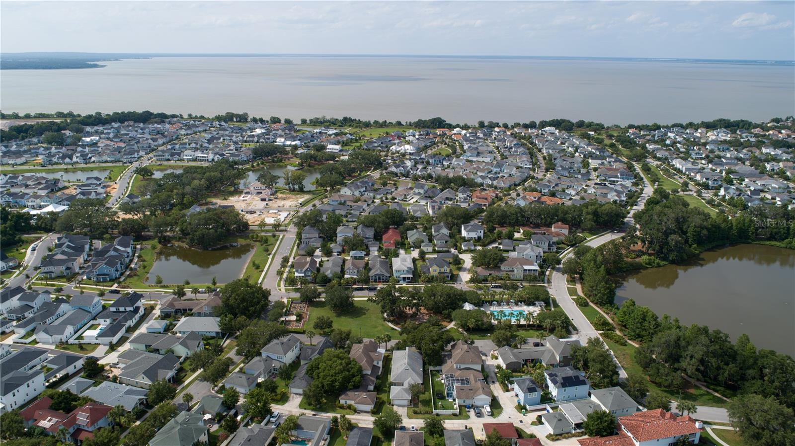 936 Dewinsberry Dr N