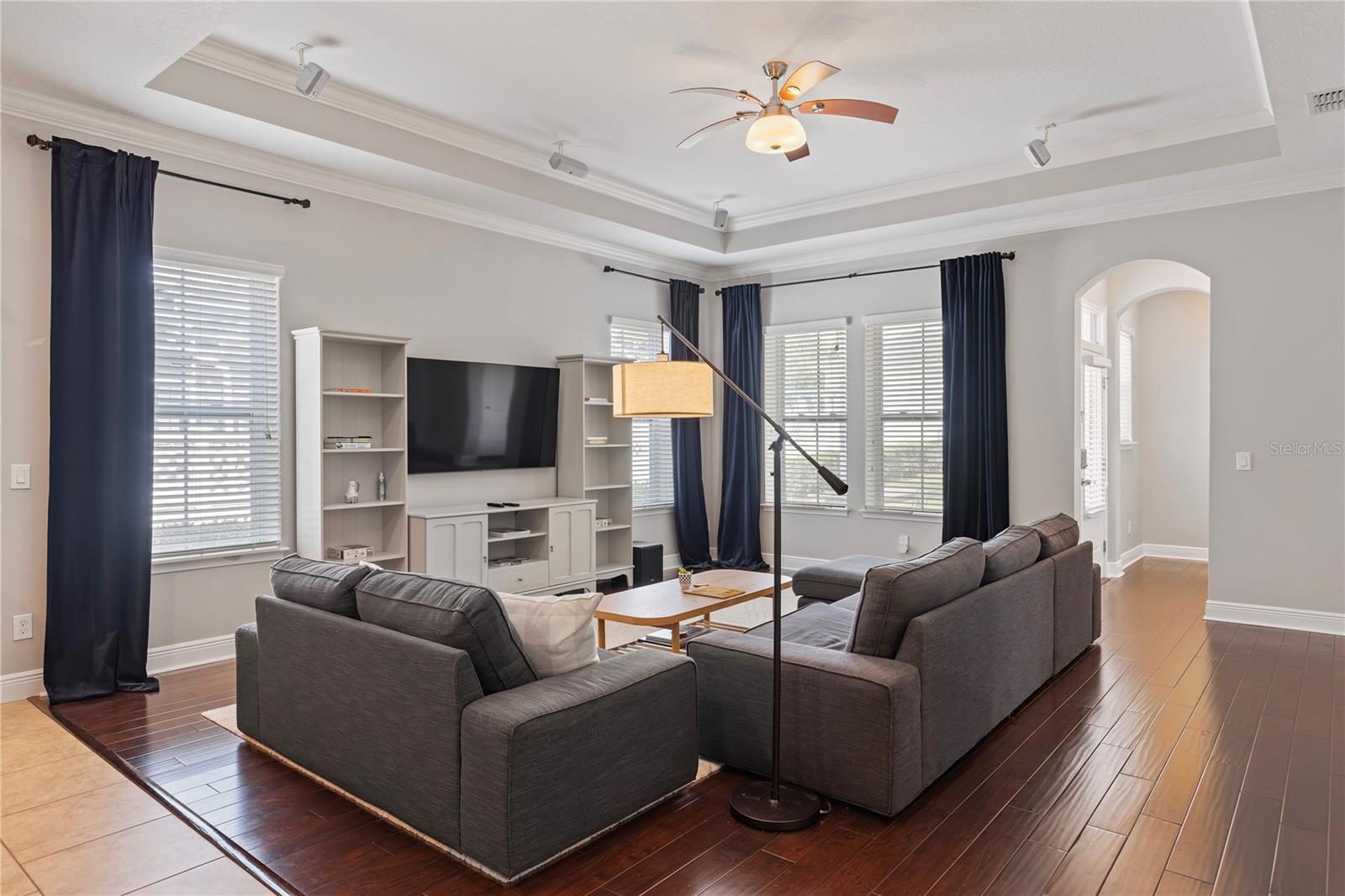 936 Dewinsberry Dr N